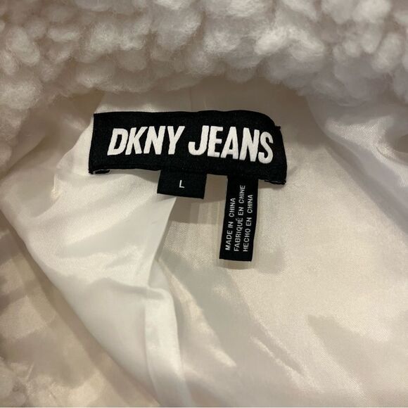 DKNY Button Front Sherpa Teddy Bear Jacket, In Cream White Size Large, NWT - Picture 11 of 11